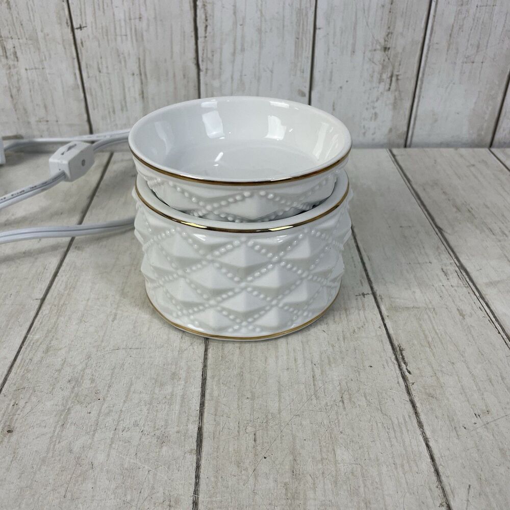 White Diamond Milk Glass Scentsy Plug In Wax Warmer